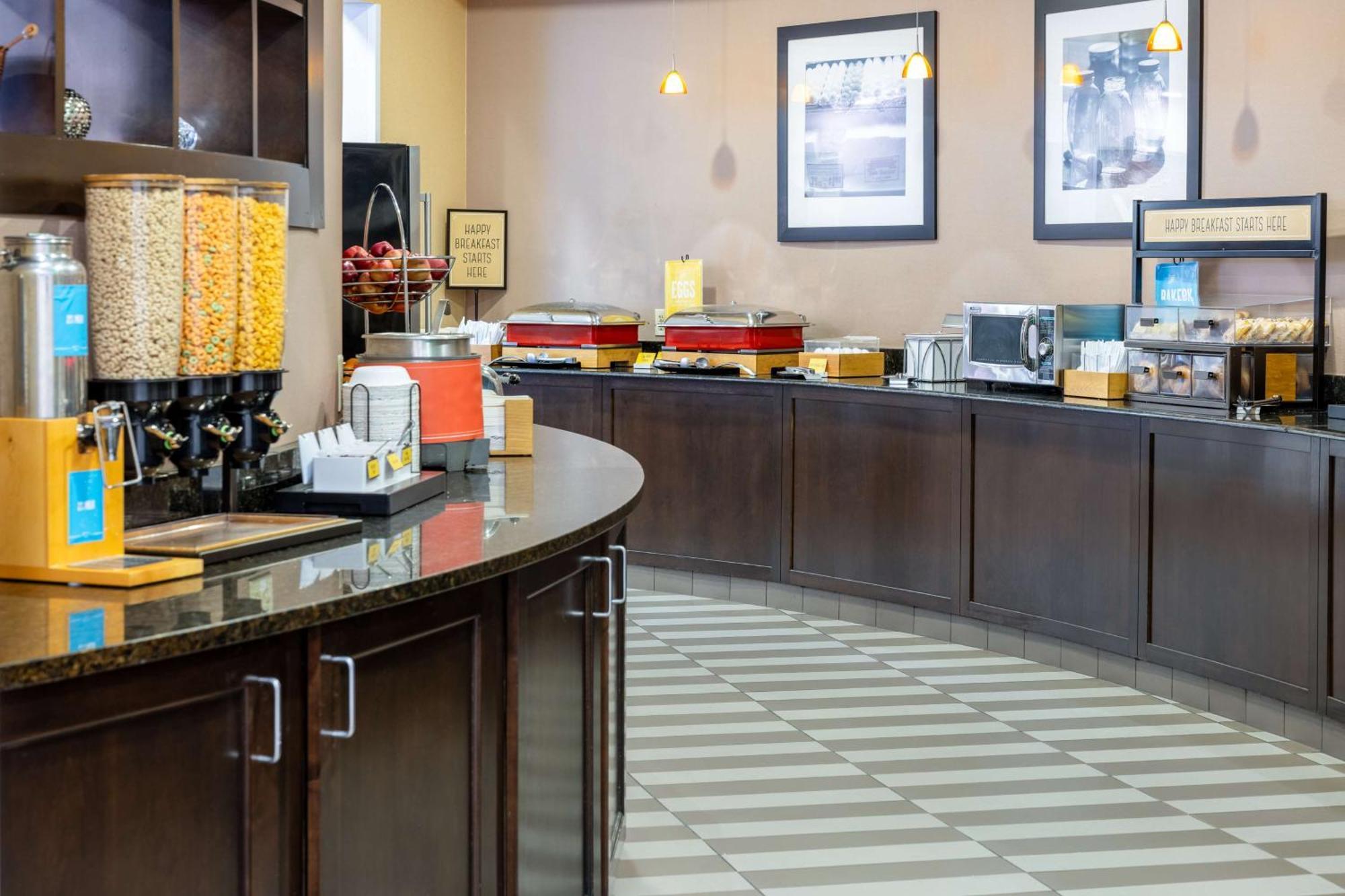 Hotel Hampton & 3*