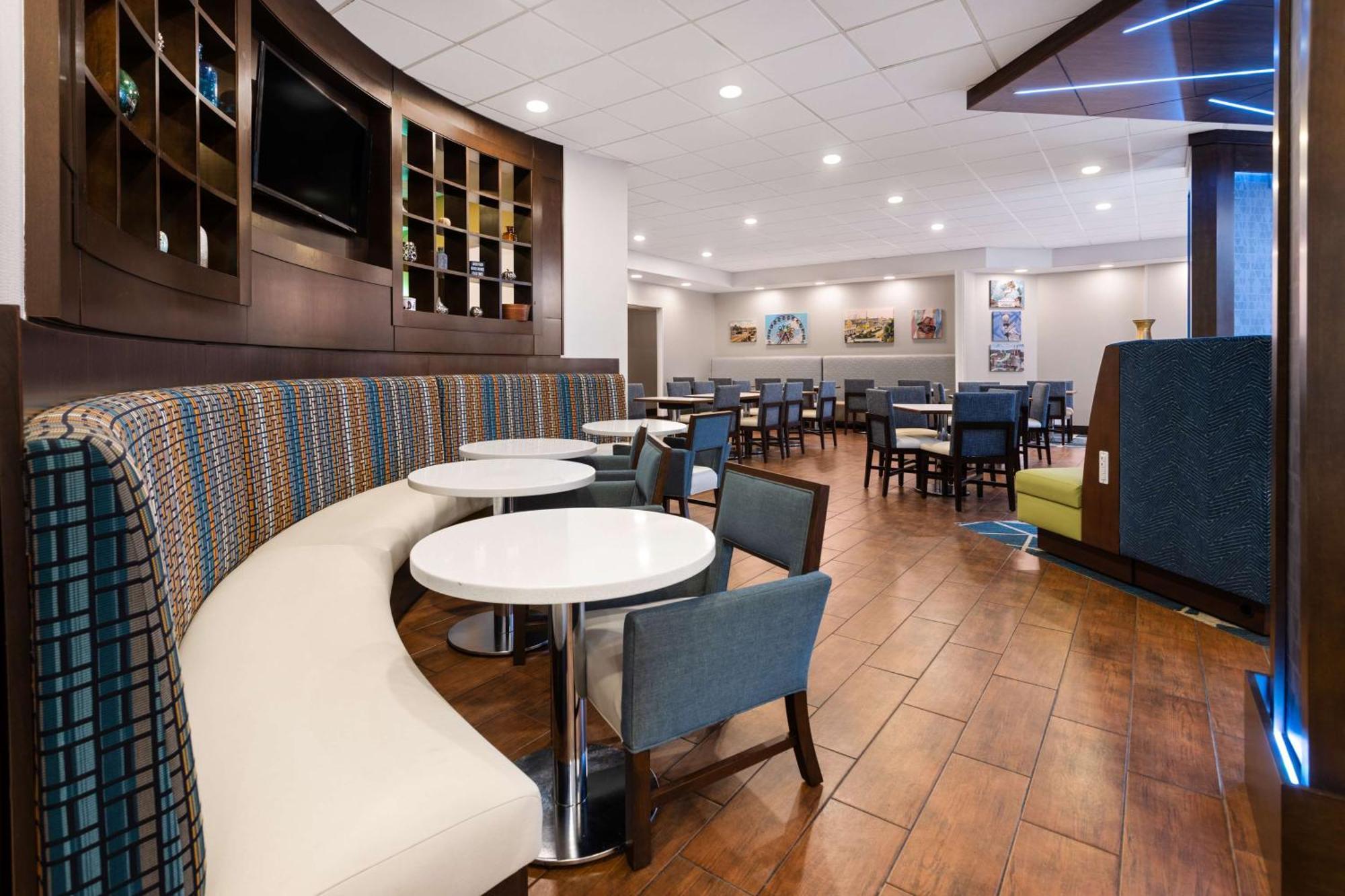 Hotel Hampton & 3*