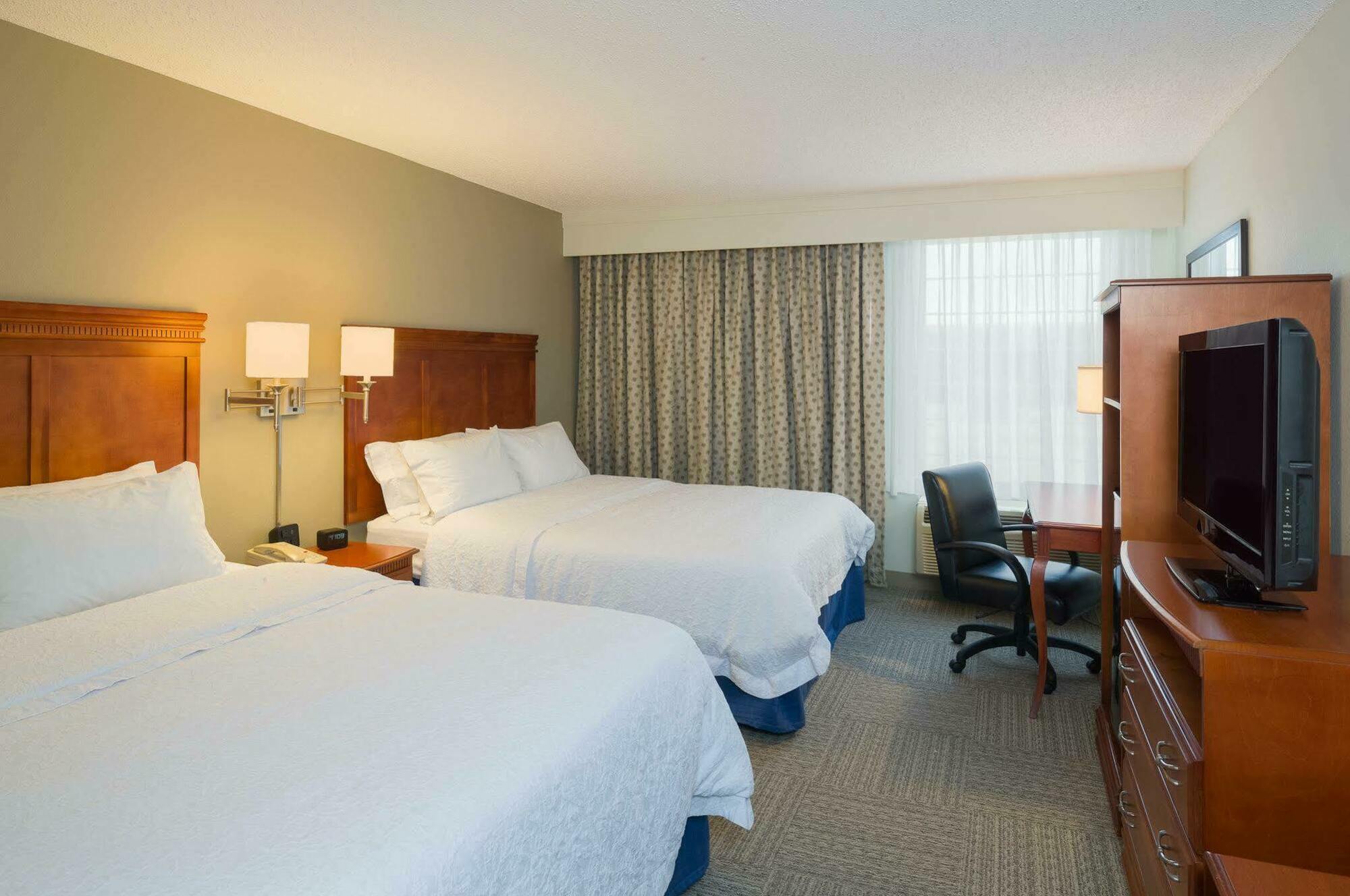 Hampton & Hotel 3*